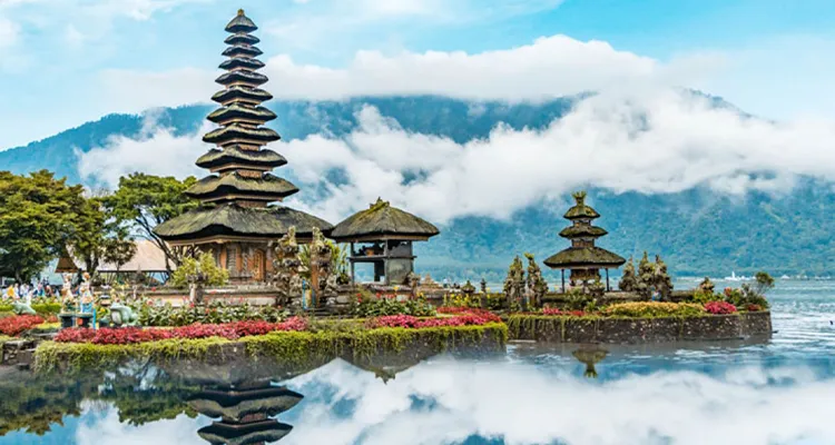 Keindahan Danau Bratan Pesona Surga Memakau Di Bali