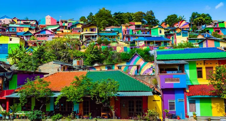 Wisata Kampung Pelangi Di Jantung Kota Semarang Mendunia