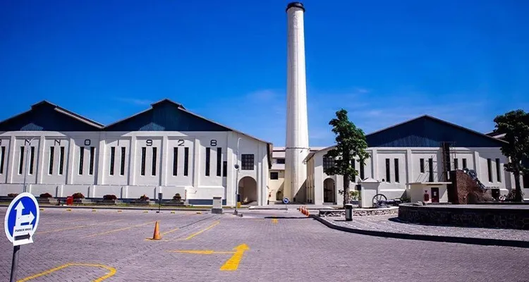 Destinasi De Tjolomadoe Wisata Sejarah Dan Budaya Yang Unik