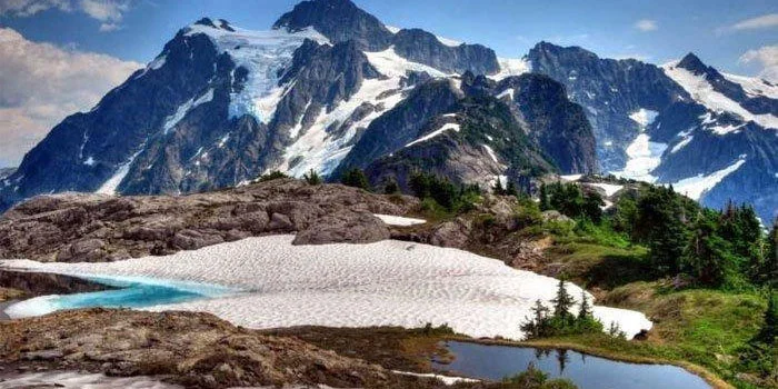Pengunungan Jayawijaya – Wisata Puncak Gunung Tertinggi Di Indonesia Dengan Berbagai Keindahanya