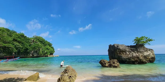 Wisata Pantai Padang-Padang Destinasi Yang Menantang