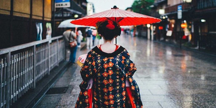 Gion – Distrik Geisha Dengan Bangunan Tradisional Yang Antik