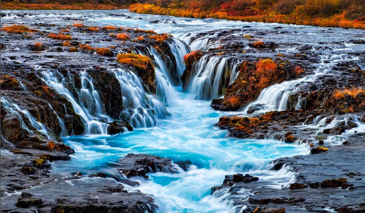 Mengapa-Bruarfoss-Waterfall-Menjadi-Spot-Wajib-Dikunjungi-Saat-ke-Islandia