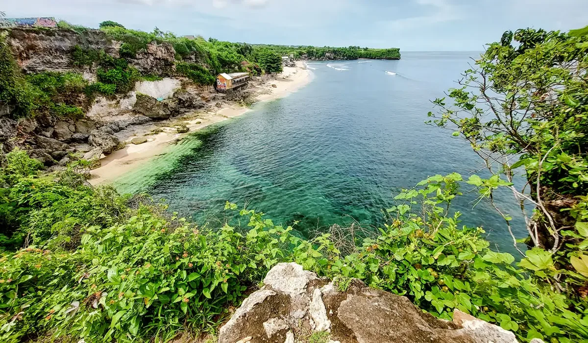 Menikmati-Keindahan-Sunset-di-Pantai-Balangan,-Surga-Tersembunyi-Bali