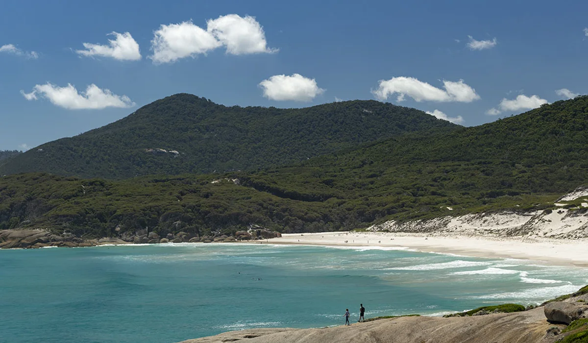 Squeaky-Beach,-Surga-Tersembunyi-di-Taman-Nasional-Wilsons-Promontory