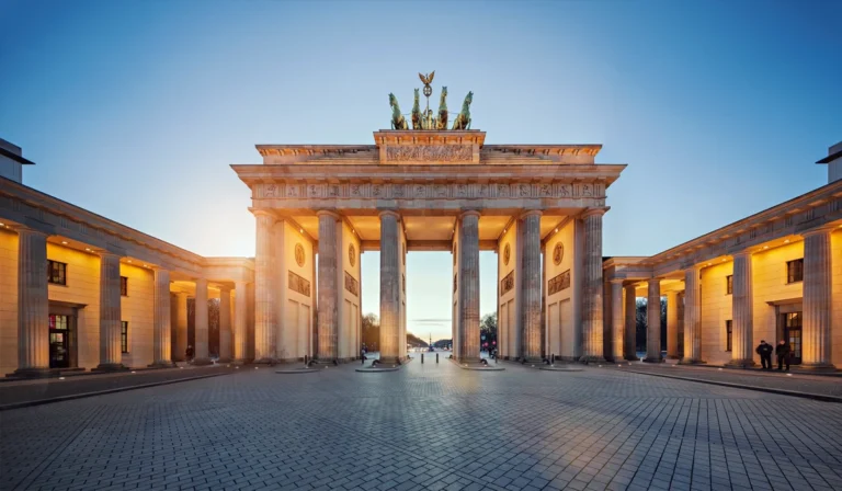 Brandenburg Gate, Landmark Megah di Jantung Kota Berlin