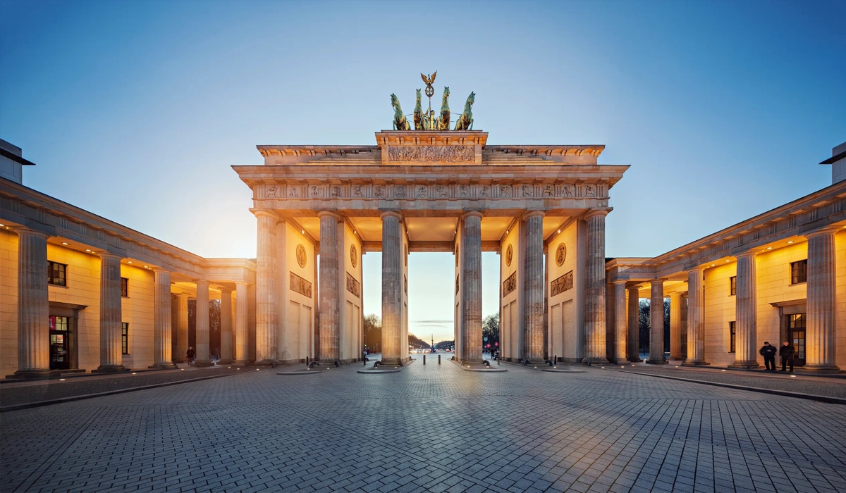 Brandenburg-Gate,-Landmark-Megah-di-Jantung-Kota-Berlin