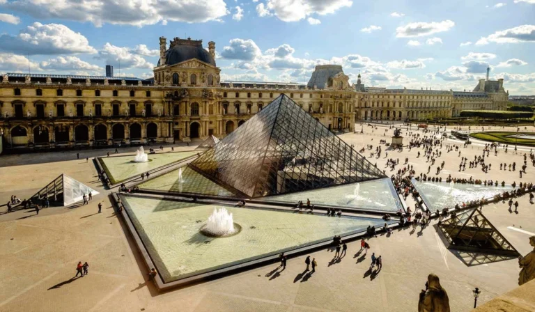 Menjelajahi Keajaiban Museum Louvre Paris: Sejarah, Seni, Dan Pengalaman Tak Terlupakan