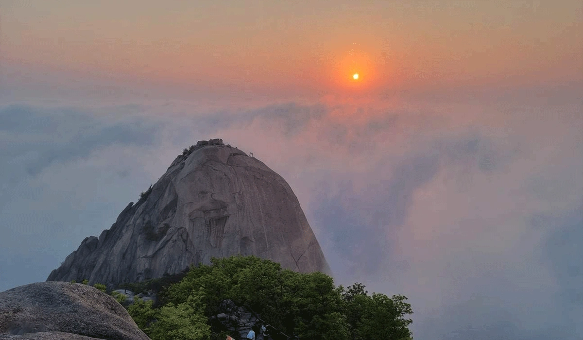 Gunung Bukhansan, Pesona Alam Budaya dan di Jantung Seoul