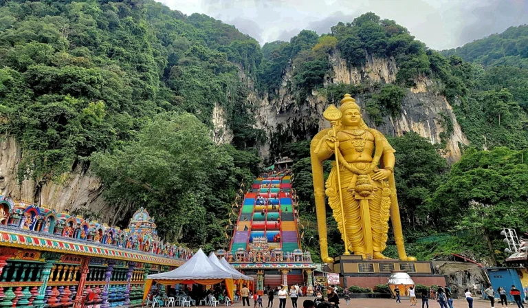 Batu Caves, Keajaiban Gua Hindu di Jantung Kuala Lumpur