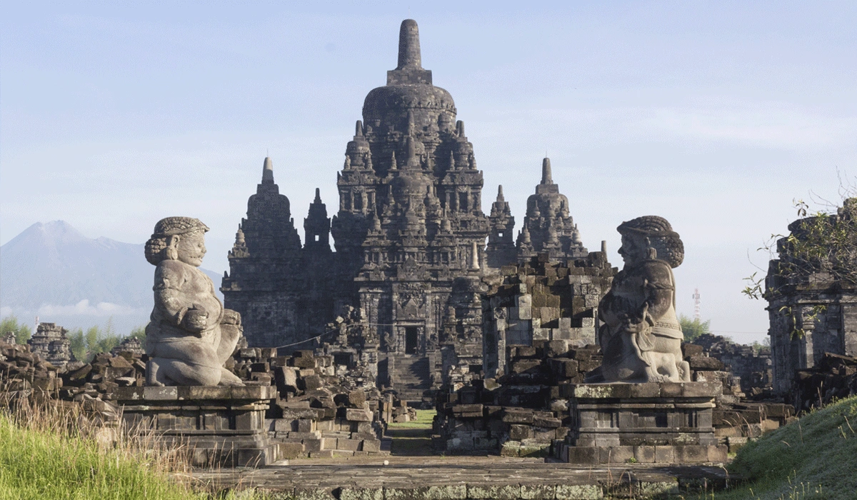Candi-Sewu,-Keajaiban-Buddha-yang-Memikat-Hati-Wisatawan