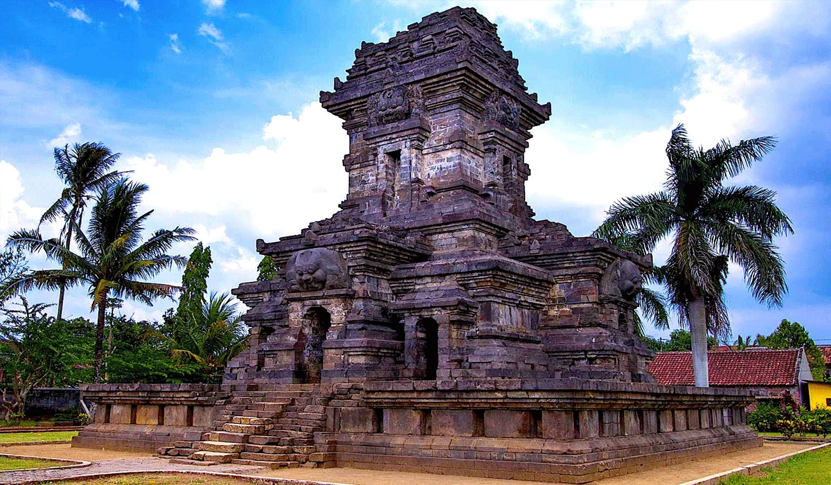 Keunikan-Arsitektur-dan-Arca-Candi-Singasari