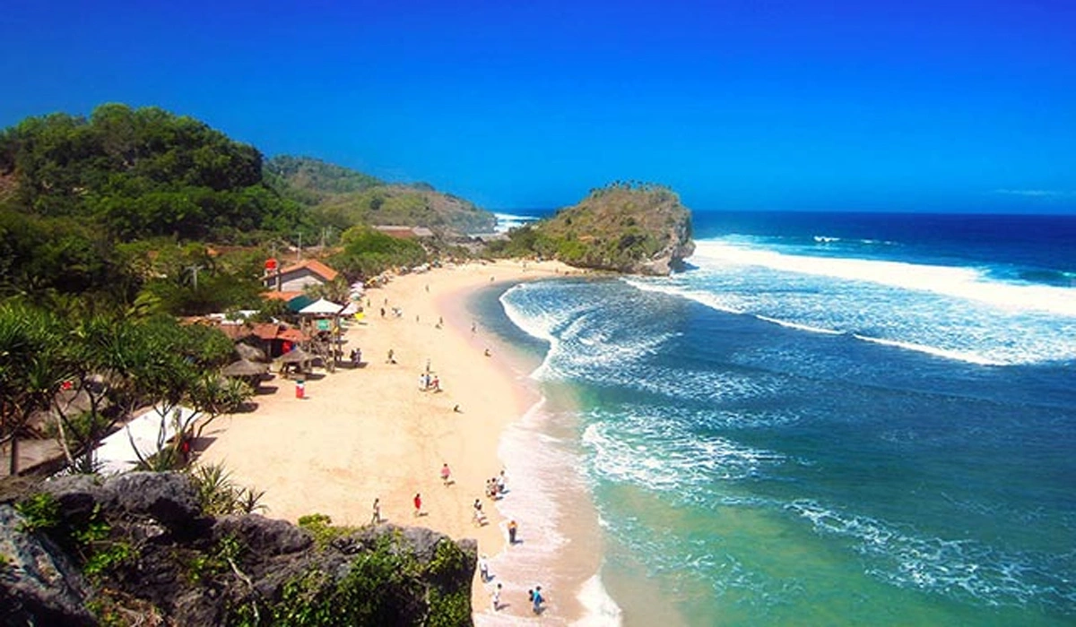 Pantai Indrayanti, Surga Tropis dengan Pasir Putih di Gunungkidul