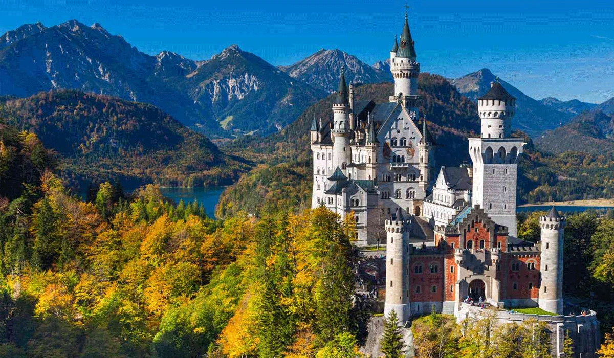 Wisata-Eropa-yang-Wajib-Dikunjungi,-Pesona-Neuschwanstein-Castle