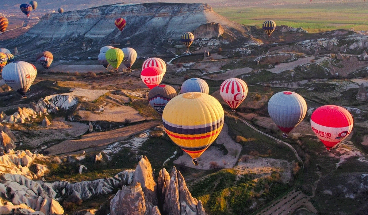 Cappadocia Turki: Magisnya Balon Udara Dan Warisan Sejarah Di Lembah Batu Fantastis