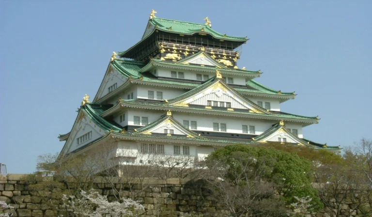 Menelusuri Kejayaan, Osaka Castle Simbol Sejarah dan Keindahan Jepang