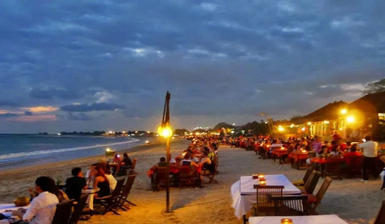 Menikmati Pesona Sunset Terbaik di Pantai Jimbaran Bali